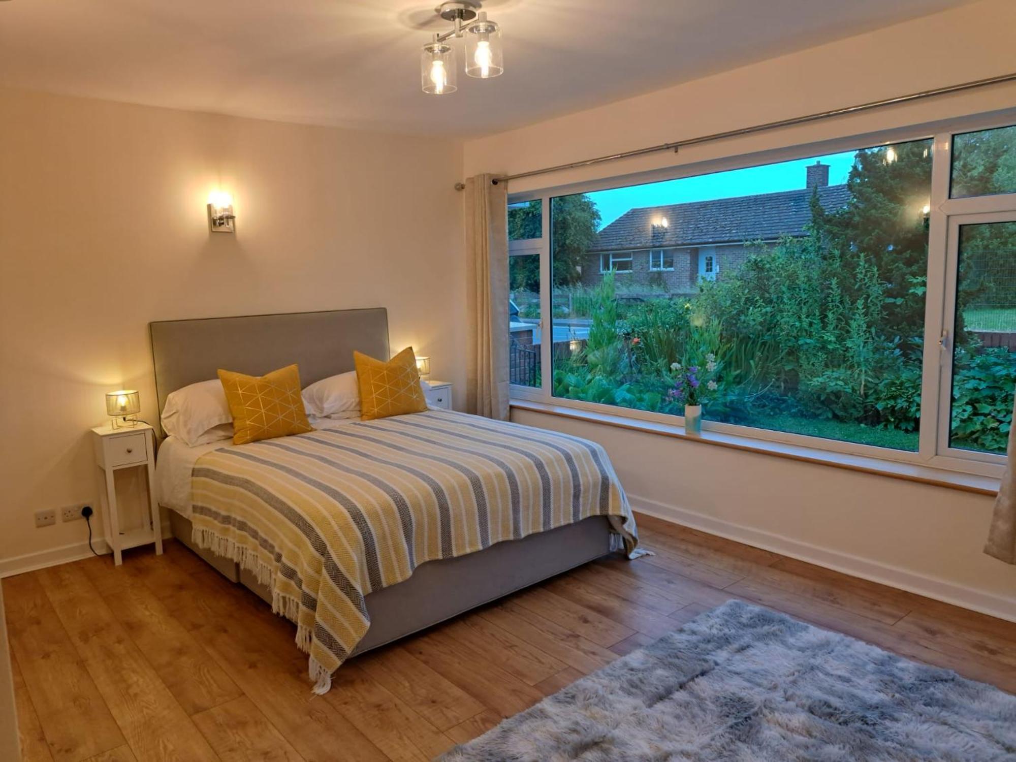 Beautiful 5 Bedroom Bungalow, Sleeps 7, In קאלן מראה חיצוני תמונה